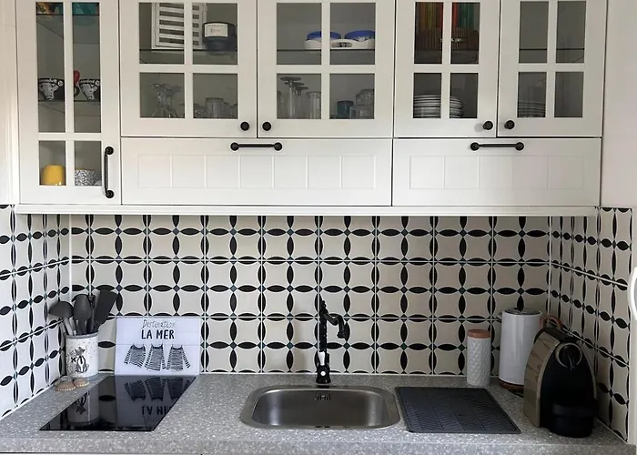 - Avec Terrasse Face A L'hippodrome