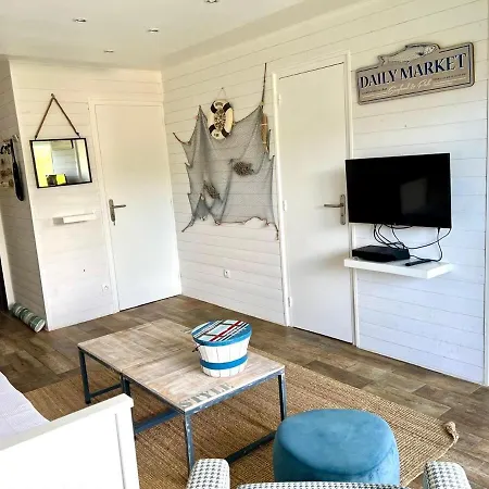 - Avec Terrasse Face A L'hippodrome 도빌