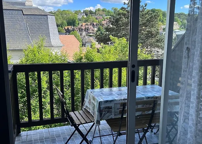 Apartment - Avec Terrasse Face A L'hippodrome *